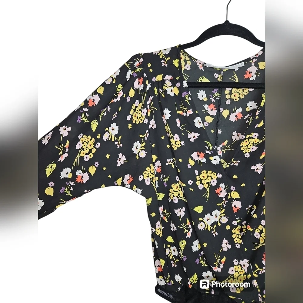 ASTR The Label Blouse Bodysuit Floral Size Small Black